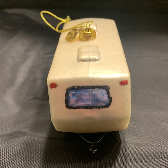 🎄Bronner’s Glass Travel Trailer Christmas Holiday Ornament - Picture 3 of 15